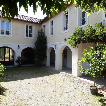 De L'Autre Cote Bed & Breakfast Garlin ภายนอก รูปภาพ