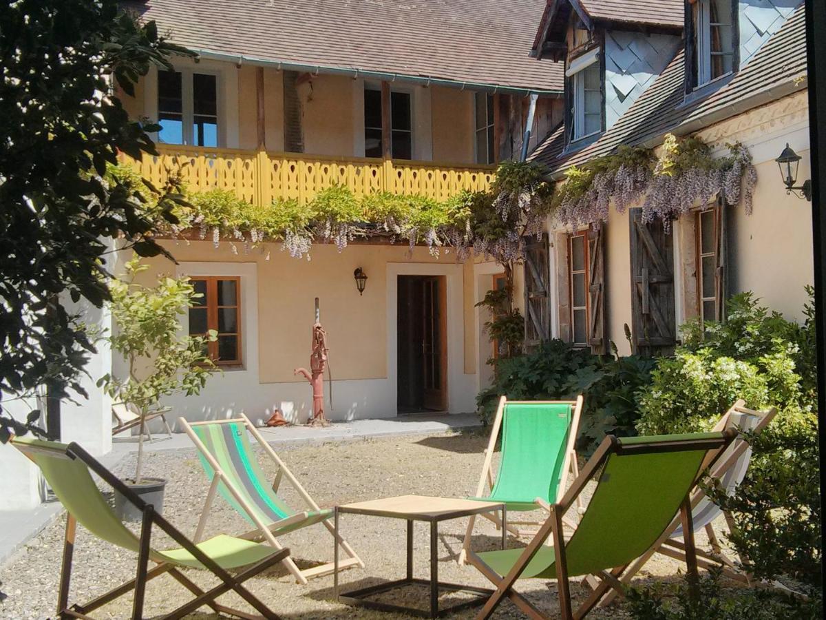 De L'Autre Cote Bed & Breakfast Garlin ภายนอก รูปภาพ