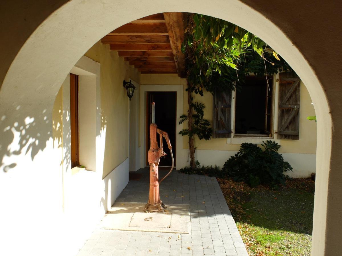 De L'Autre Cote Bed & Breakfast Garlin ภายนอก รูปภาพ