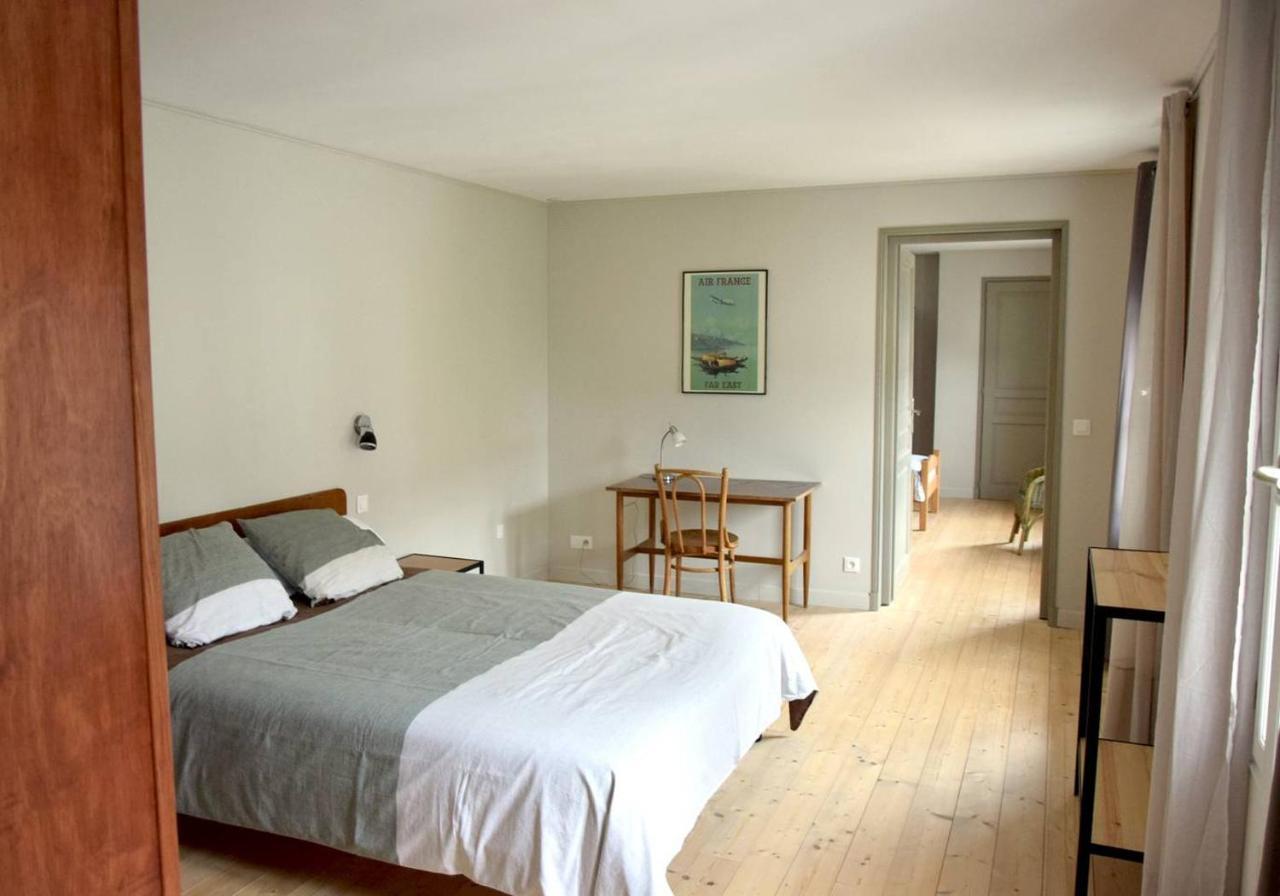 De L'Autre Cote Bed & Breakfast Garlin ภายนอก รูปภาพ