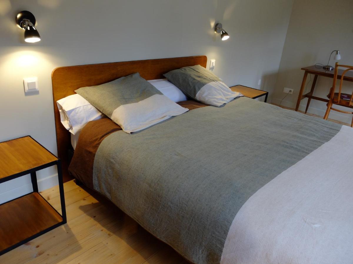 De L'Autre Cote Bed & Breakfast Garlin ภายนอก รูปภาพ