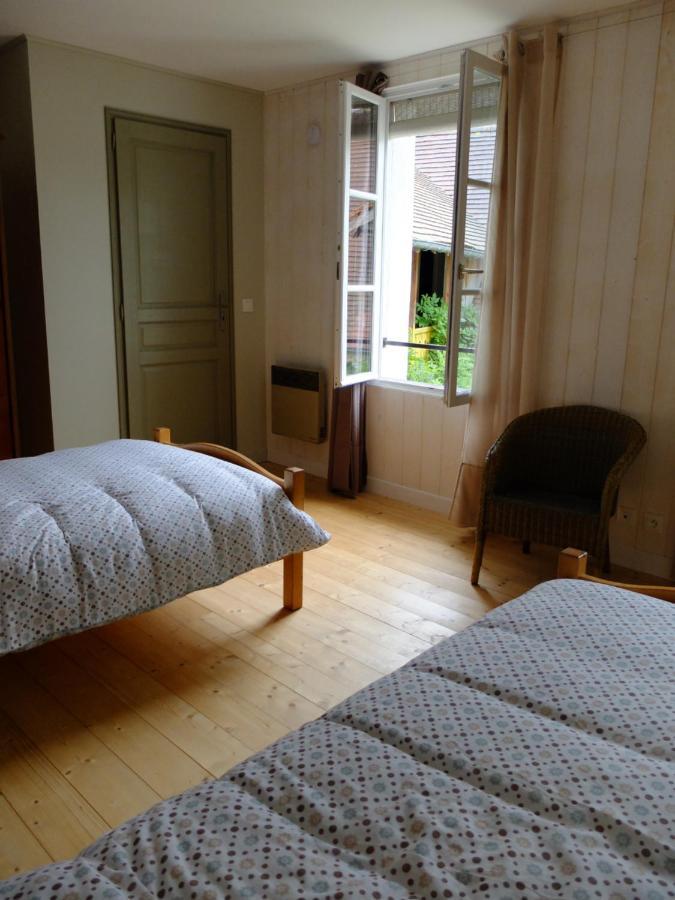 De L'Autre Cote Bed & Breakfast Garlin ภายนอก รูปภาพ